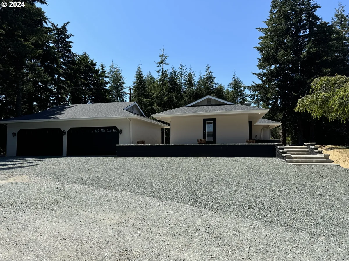 56188 Prosper Junction Rd, Bandon